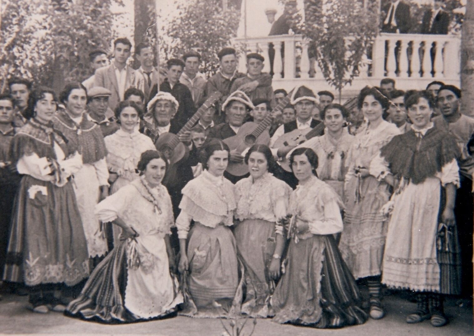 Imagen antigua de Mancha Verde con el hermano boca rana